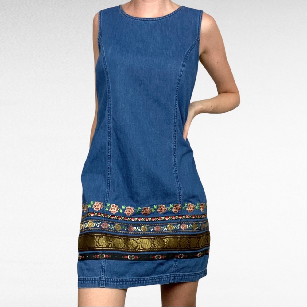 VINTAGE | 1990’s Karin Stevens Blue Wash Denim Embroidered Sleeveless Dress